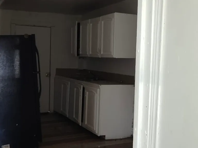 200 W 4th St #1 — Photo 11