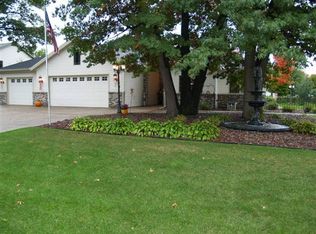 812 Sunwood Park Dr, Waite Park, MN 56387