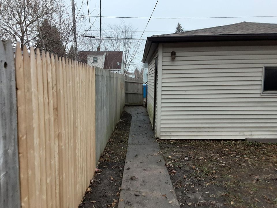 2nd image of 7705 S Trumbull Ave