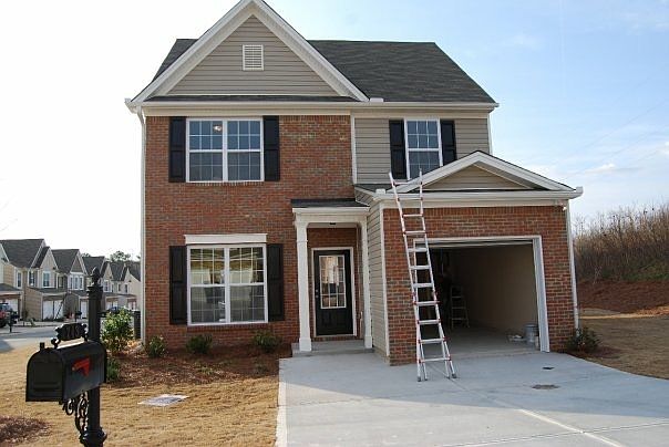 1st image of 743 Mountain Laurel Dr