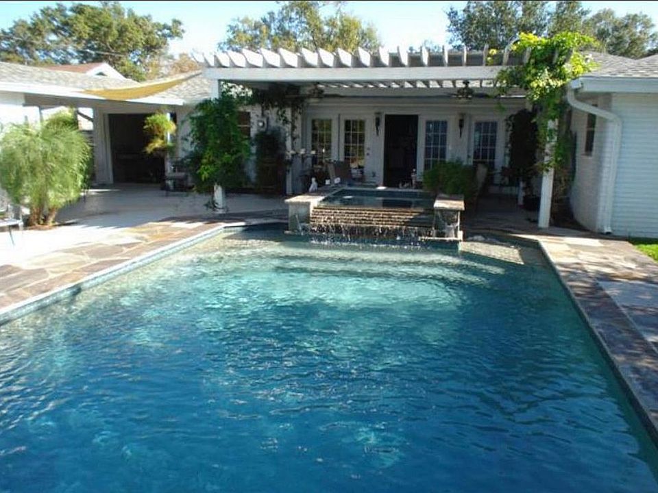 1st image of 3154 Sandalwood Dr