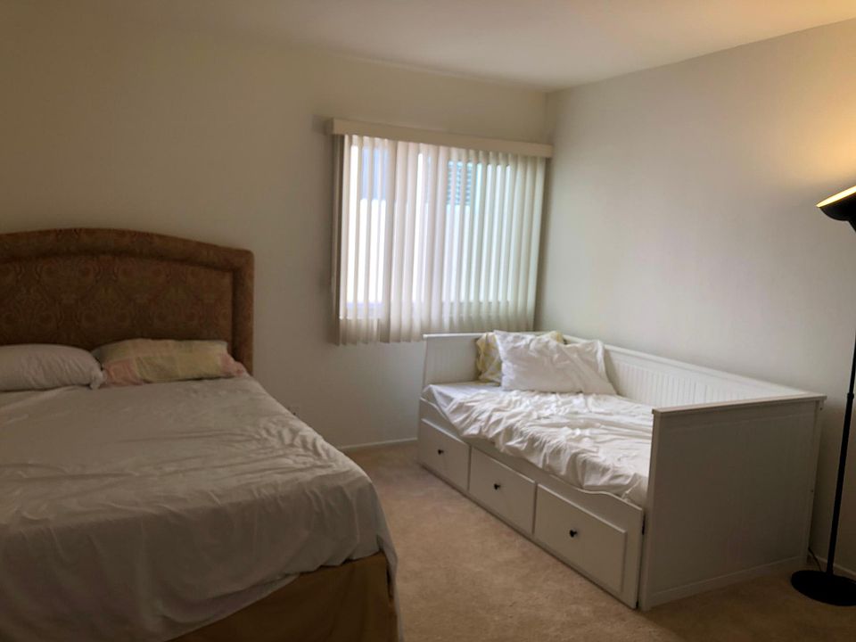 1st image of 11918 Darlington Ave #2B