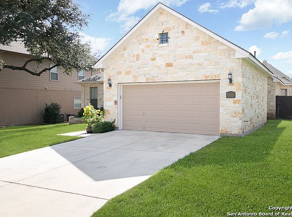 2nd image of 25015 Kiowa Crk