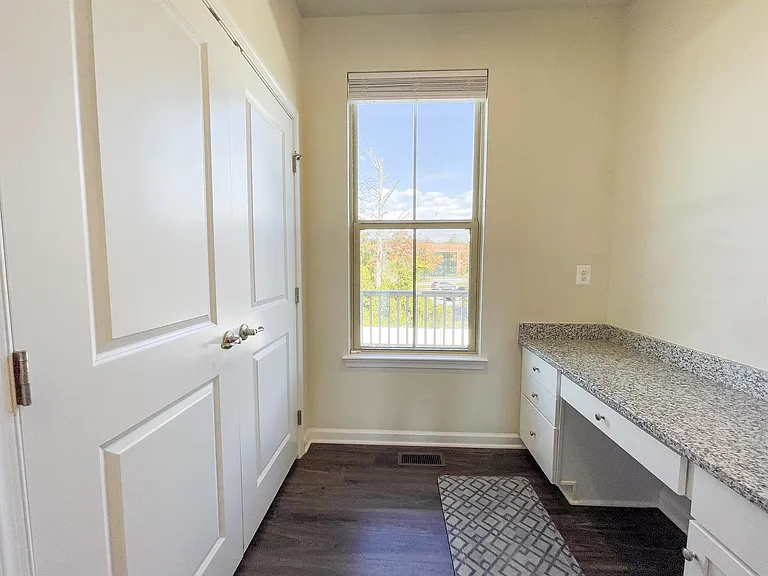 10132 Dorsey Ln — Photo 20