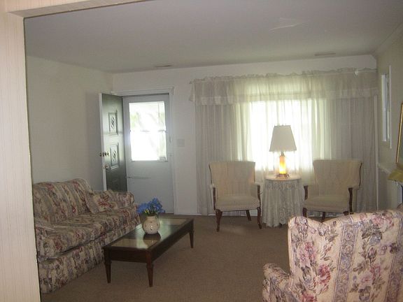 5th image of 1121 Armistead St