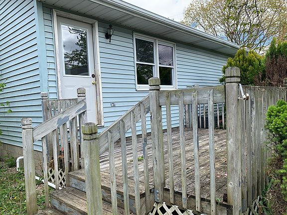 2nd image of 2495 Main St