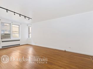 871 8th Ave #4A, New York, NY