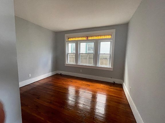 4th image of 19 Waldorf Ave #1