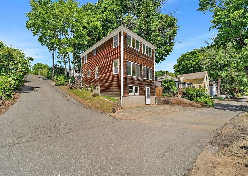 1st image of 11 Beech Ln