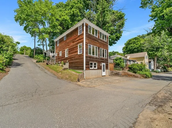 11 Beech Ln, Amesbury, MA 01913