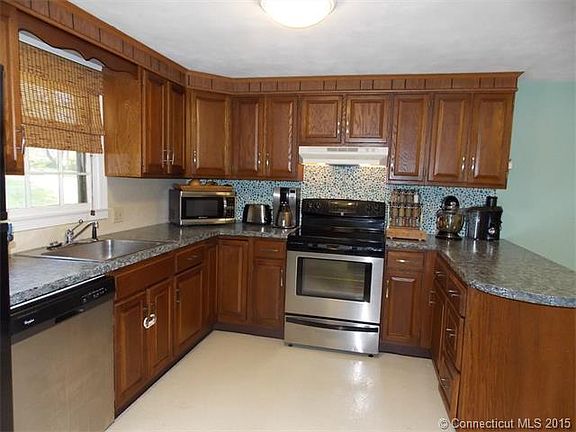 4th image of 172 Bayberry Ln