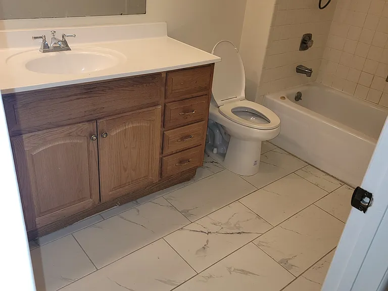 117 Amberly Dr #D — Photo 5