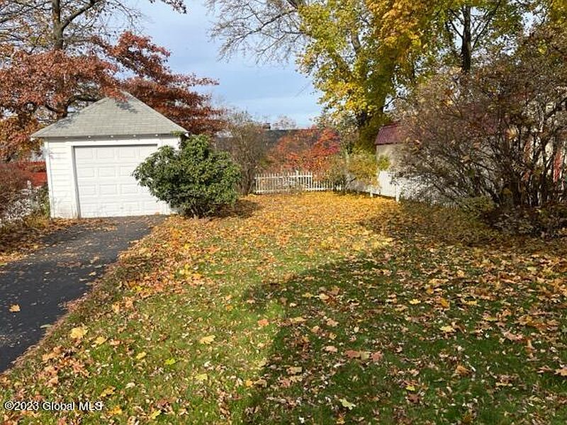 3rd image of 1151 Sumner Avenue