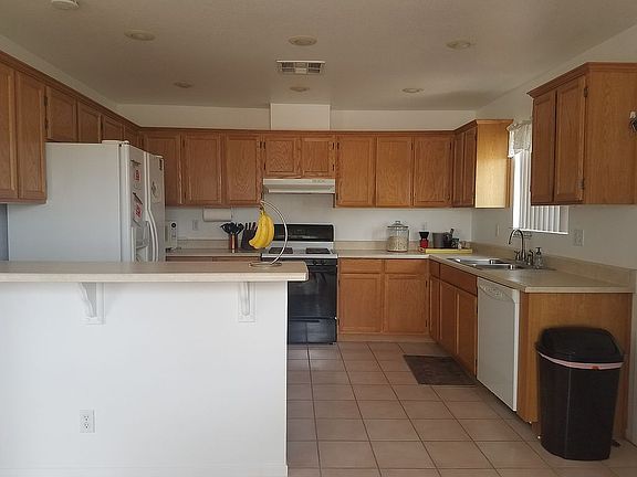 4th image of 591 N 13th St
