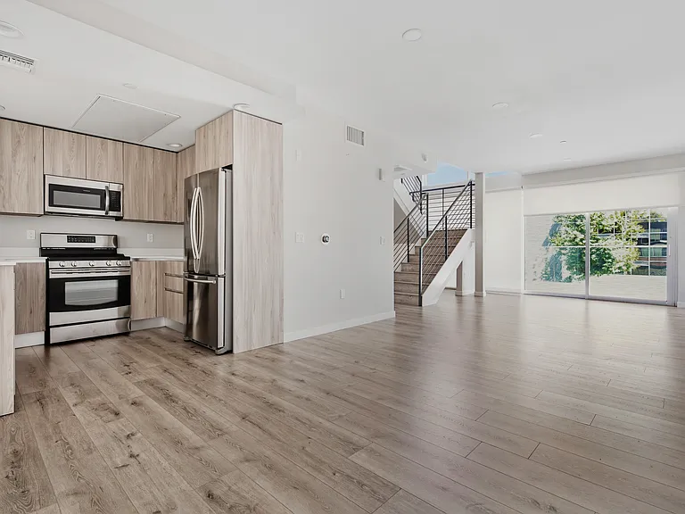16300 Ventura Blvd #322 — Photo 13