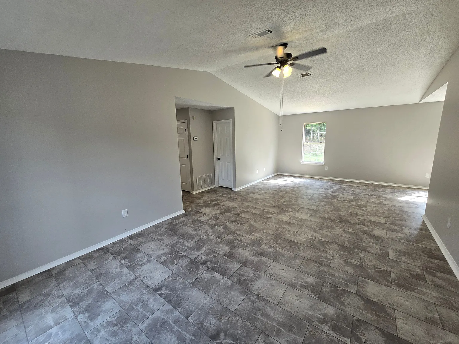 Charming 3-Bed, 2-Bath Home with Private Yard and Ample Parking — Photo 2