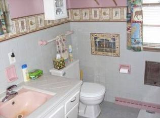 8904 N Port Washington Rd, Bayside, WI 53217