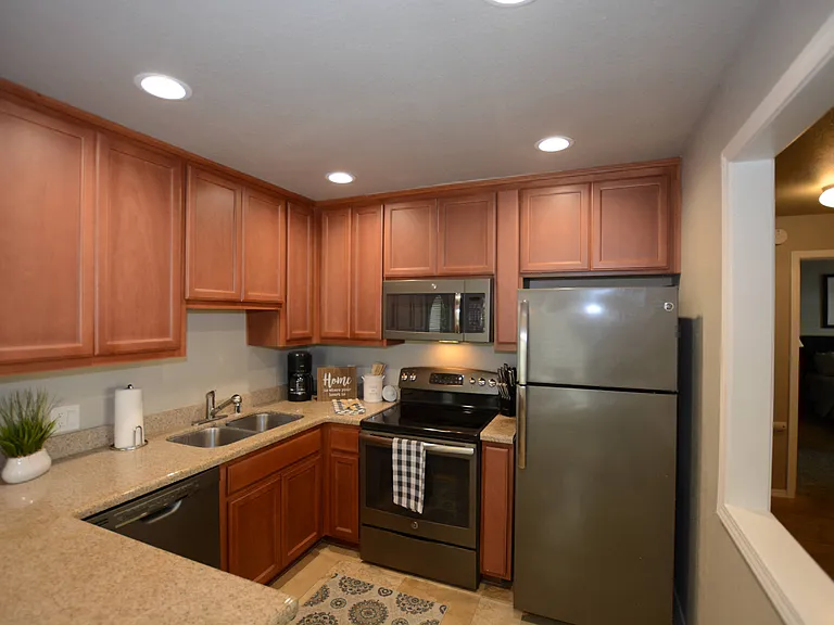 Selby Ranch Apartment Homes — Photo 11