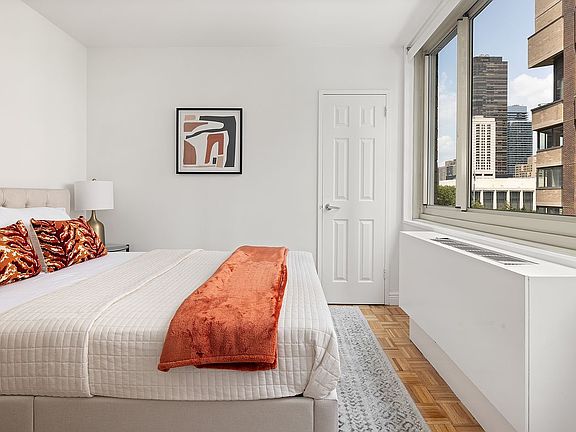 5th image of 30 W 63rd St APT 6O