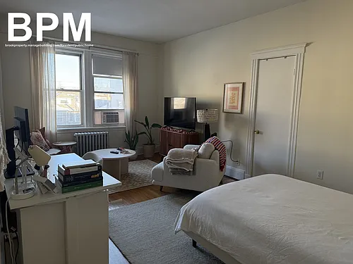 Floor plan Brighton Village Large Studio