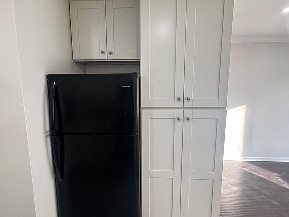 5th image of 1185 N Kenmore Ave APT 4
