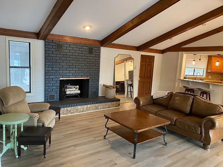 1320 Buckhead Dr — Photo 6