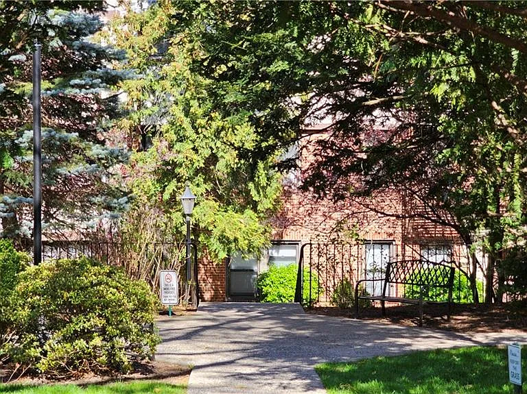 3 Greenridge Ave #D7 — Photo 3