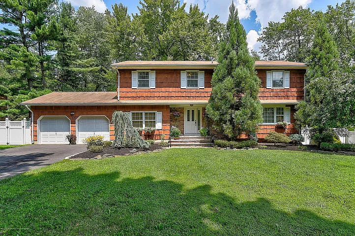 12 Kingsley Dr photo 1