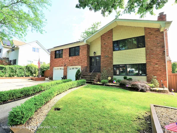 451 Foster Rd, Staten Island, NY 10309