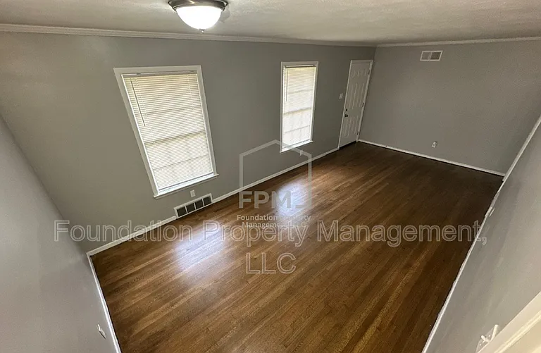 1617 Haywood Ave — Photo 7