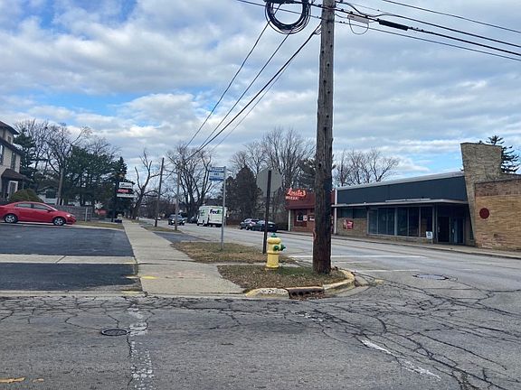 5th image of 933 North Ave