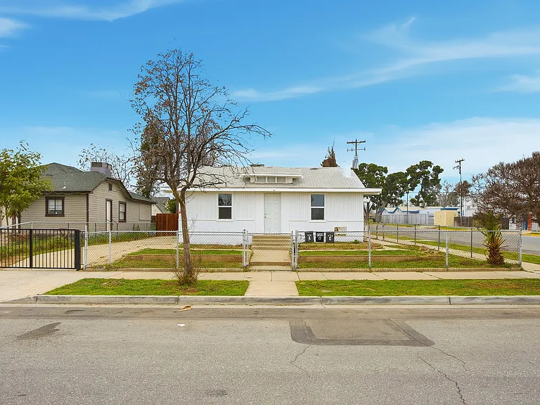 728 Lincoln St #A — Photo 2