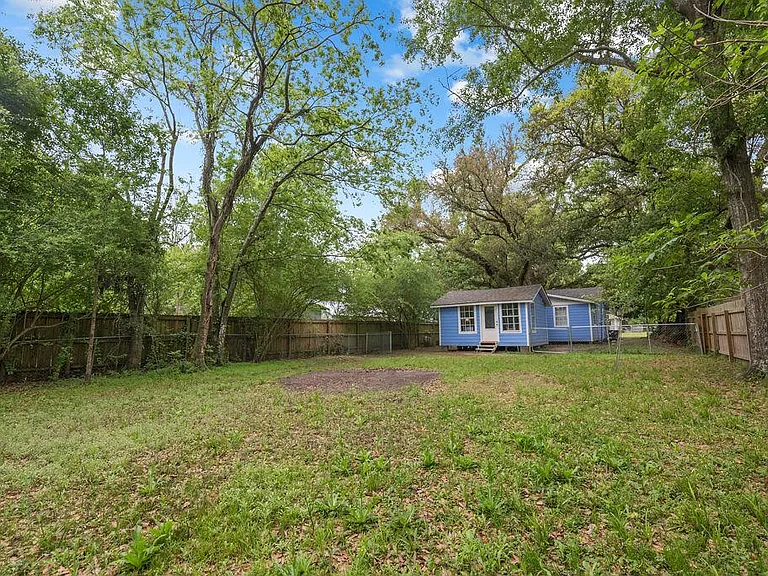 317 Ballentine St — Photo 57