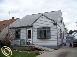 3177 Fort Park Blvd, Lincoln Park, MI 48146