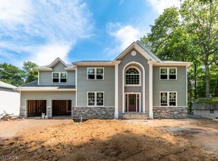 7 Williams Dr, Budd Lake, NJ 07828
