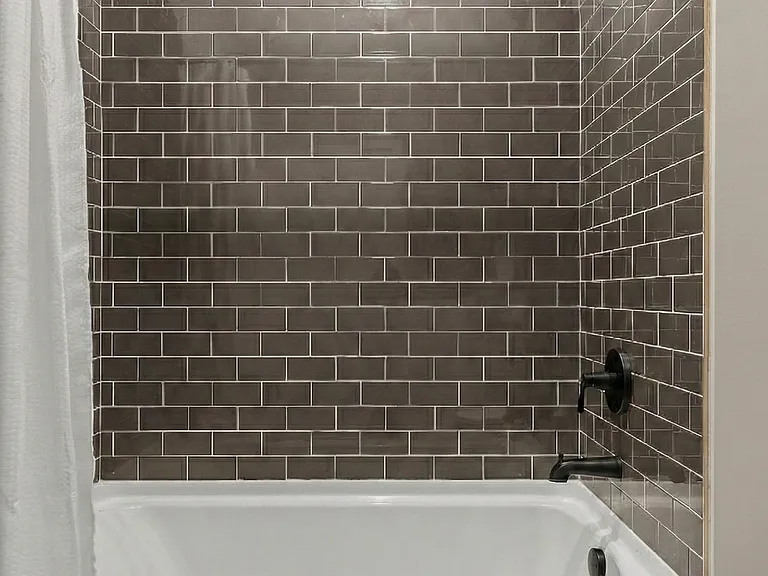3rd Bath 3 - First Floor
