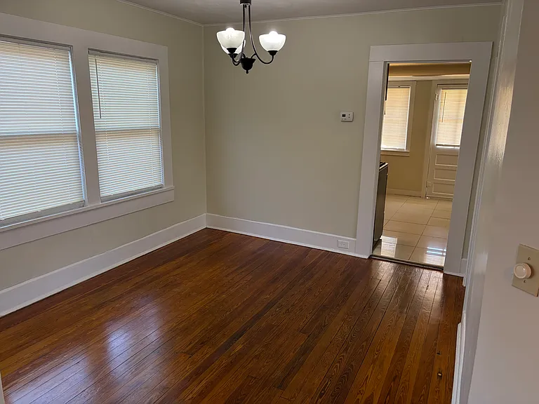 3844 Burlington Ave N — Photo 5