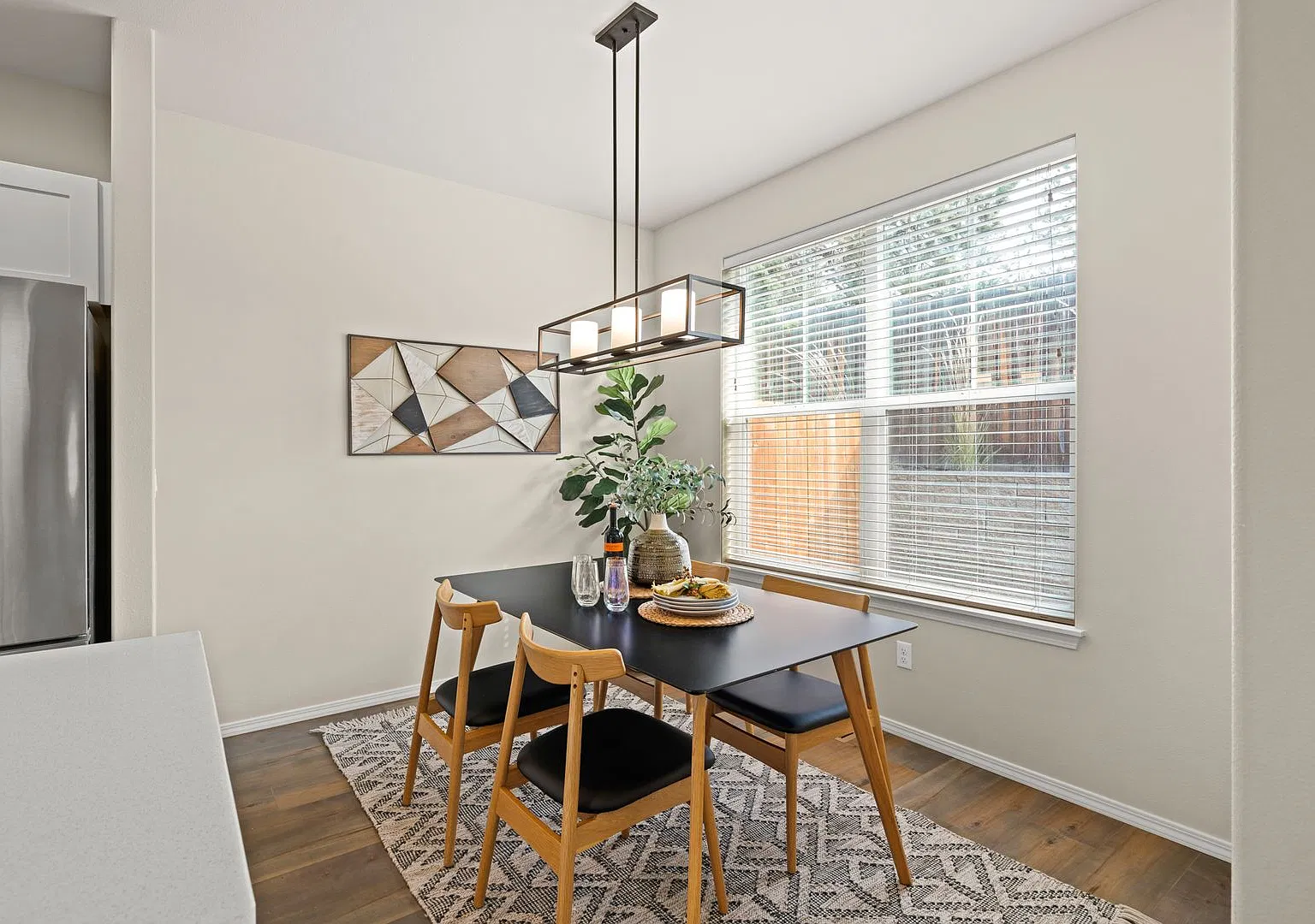 3 Bedroom Pet Friendly Townhome — Photo 4