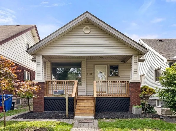 1129 Janette Ave, Windsor, ON N9A 5A6