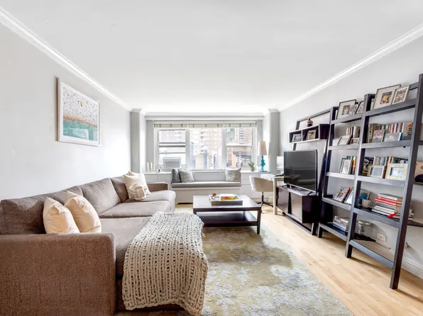 360 West 22nd Street image 1 of 17