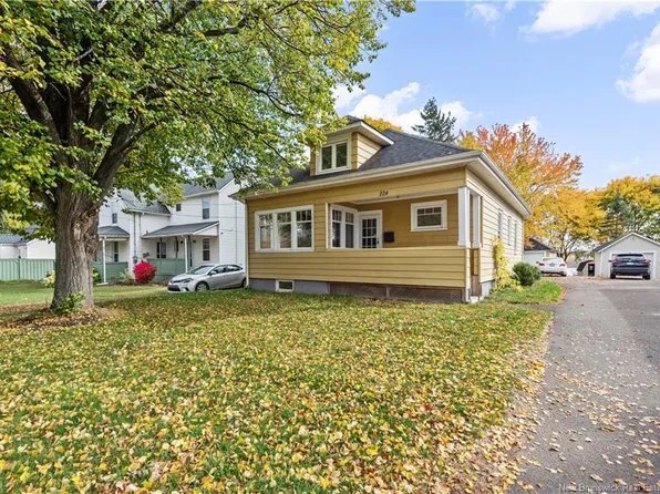224 Salisbury Rd, Moncton, NB E1E 1A7