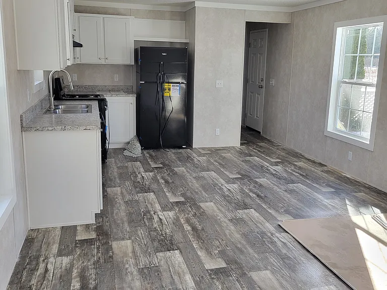 Circle Drive Mobile Home Park — Photo 2