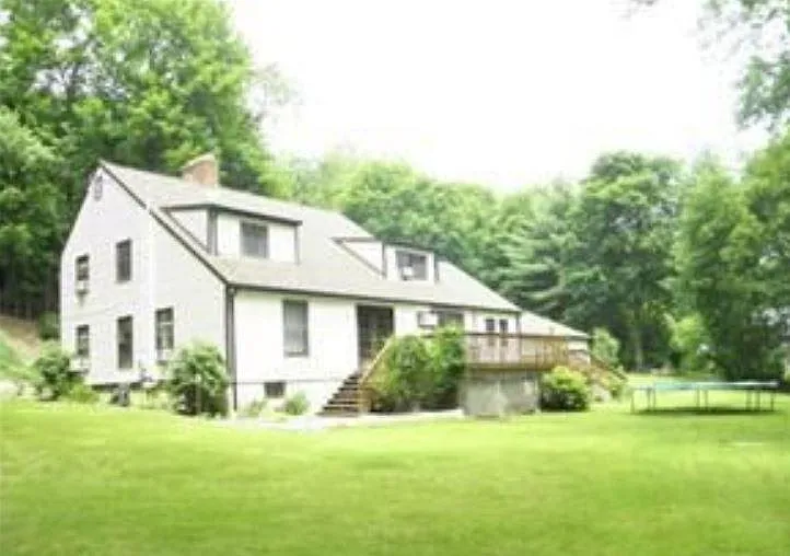 55 Catalpa Rd — Photo 4