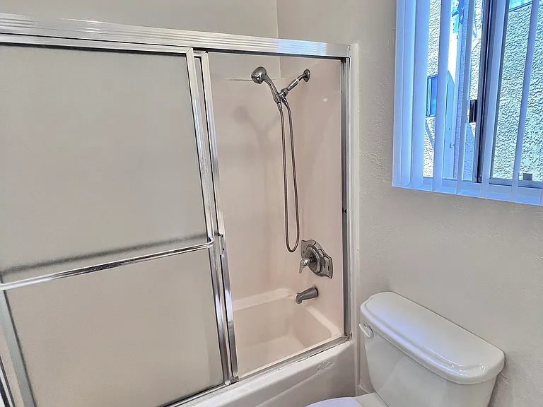 8720 Burnet Ave #21 — Photo 22