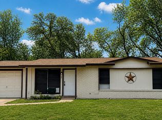 245 Northview Dr, Universal City, TX 78148