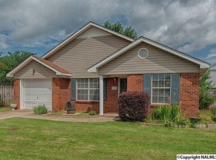 2708 Columns Way SW, Decatur, AL 35603