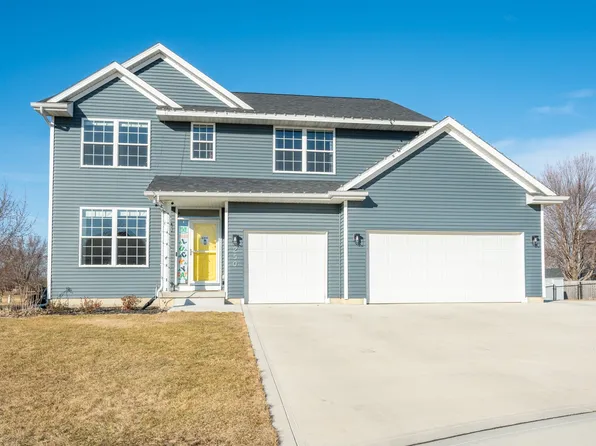 250 SE Dorr Ct, Pleasant Hill, IA 50327