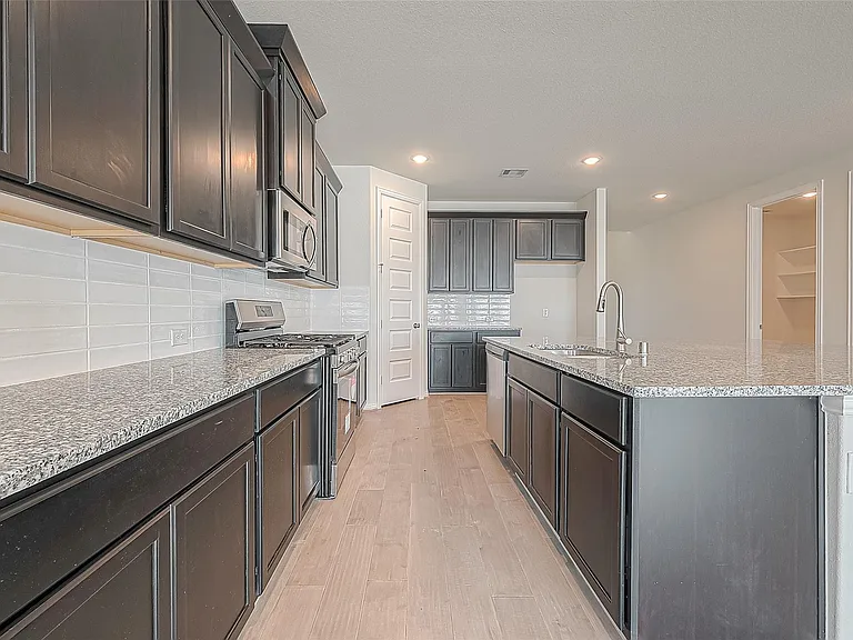 5823 Westwood Shore Dr — Photo 16