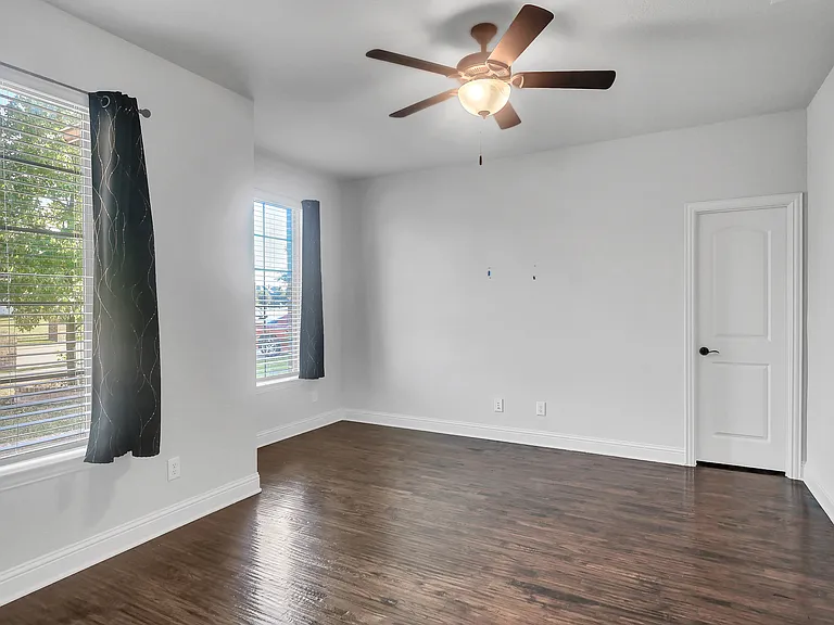 1708 Stillwater Dr — Photo 13
