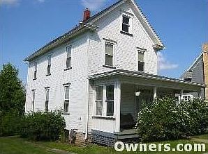 2nd image of 400 Main St